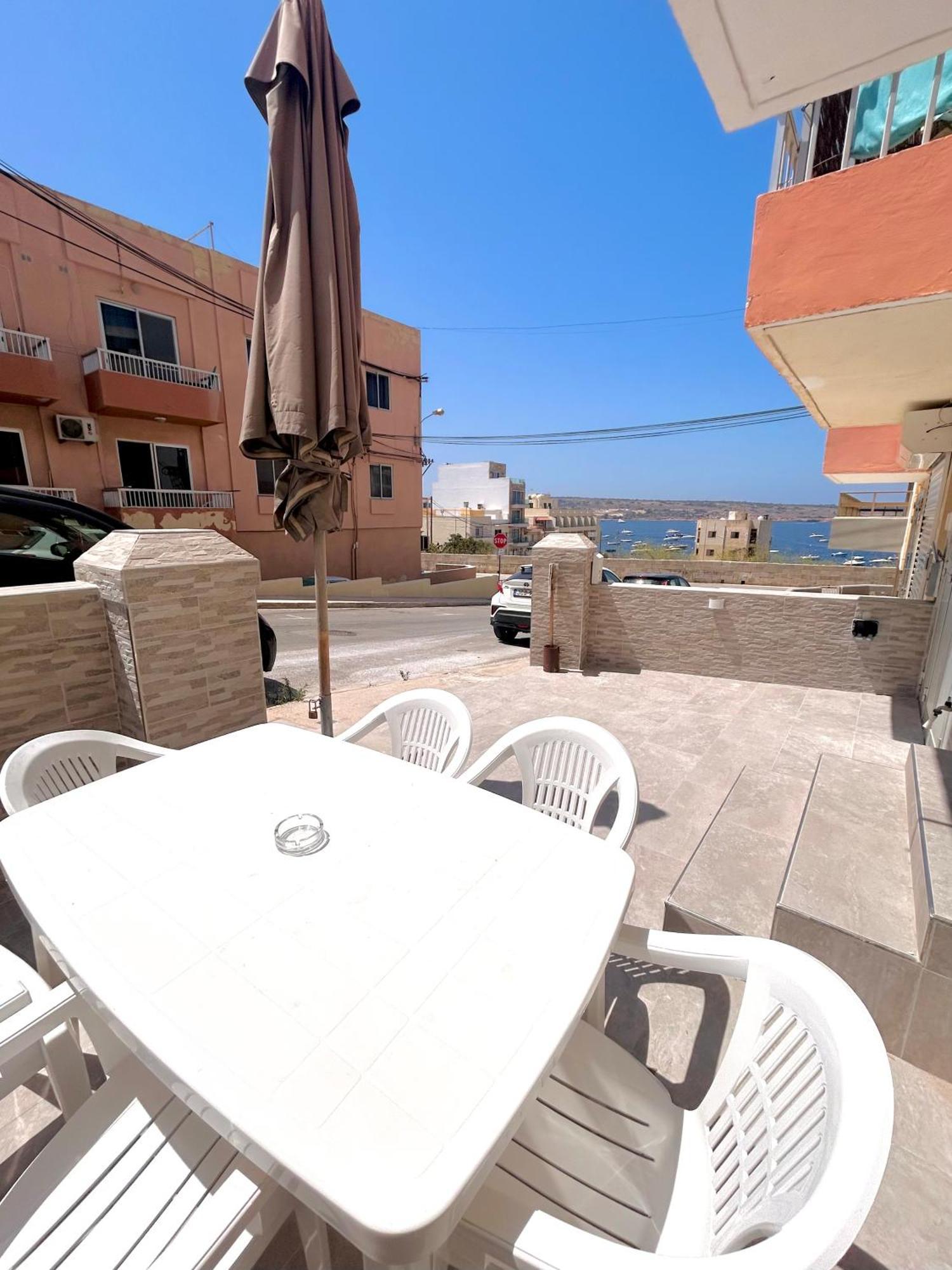 Beach Front 3-Bedroom Holiday Home Mellieha Exterior foto